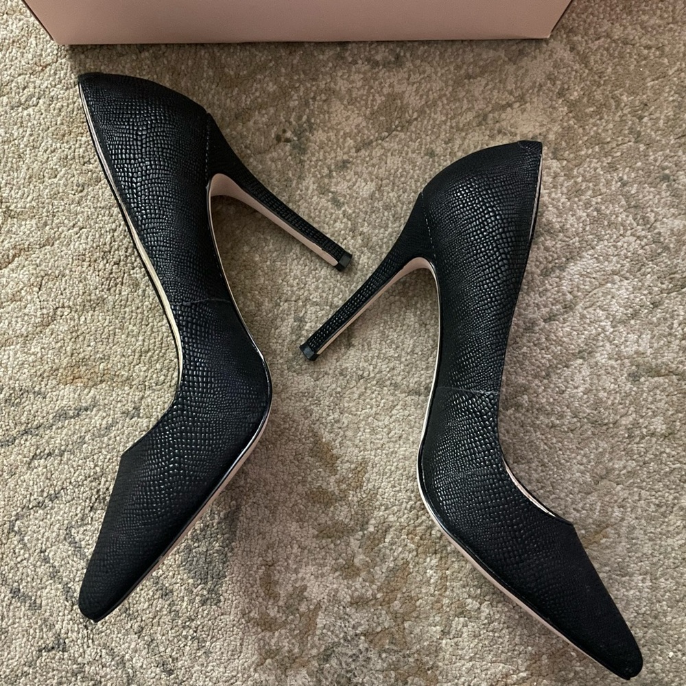 Black BCBG pumps